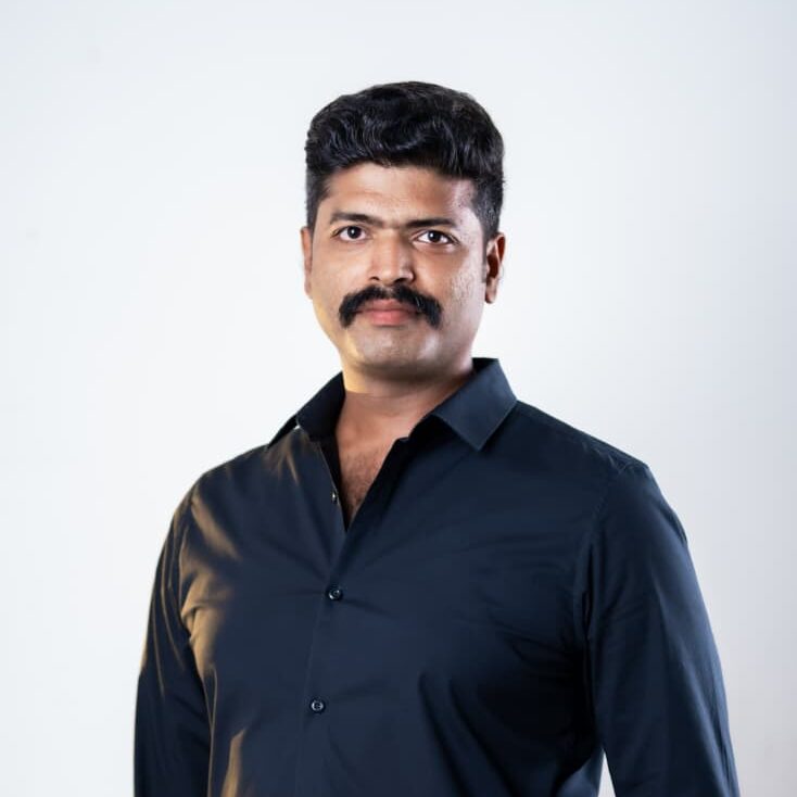 Jaison, founder of TekChisel, web design studio for small businesses